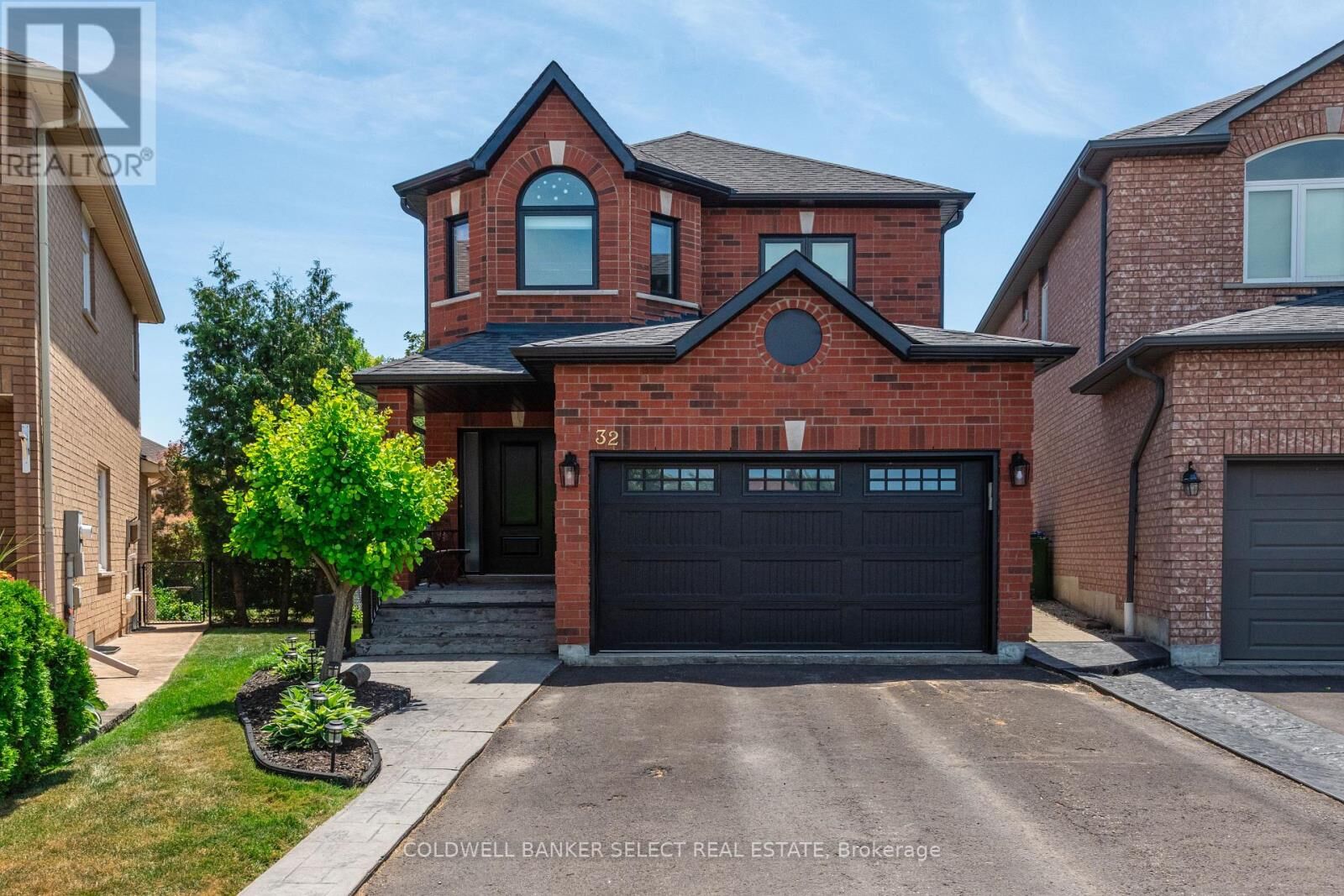 Property Photo:  32 Coolspring Crescent  ON L7E 1W6 