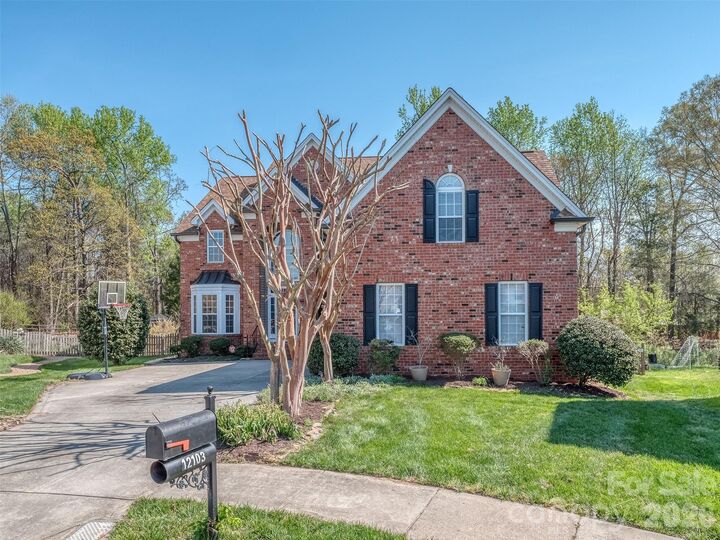 Property Photo:  12103 Crescent Run Court  NC 28277 