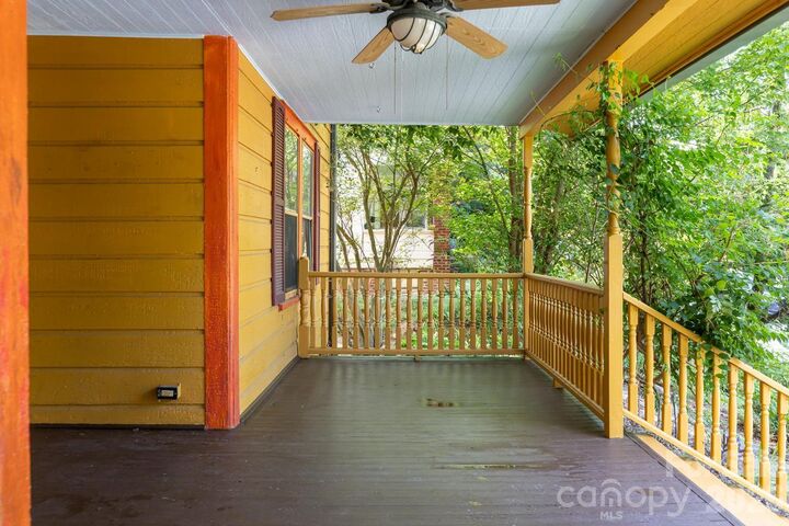 Property Photo: 3 Woodlawn Avenue NC 28801