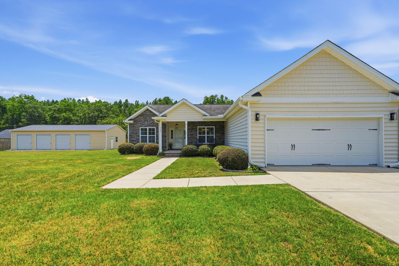 Property Photo: 121 Edistodane Lane SC 29472