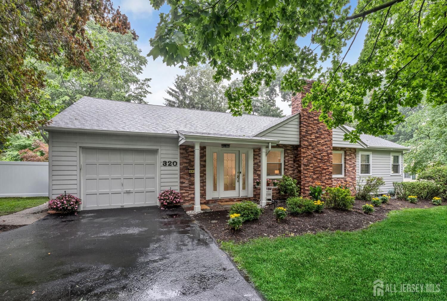 Property Photo:
