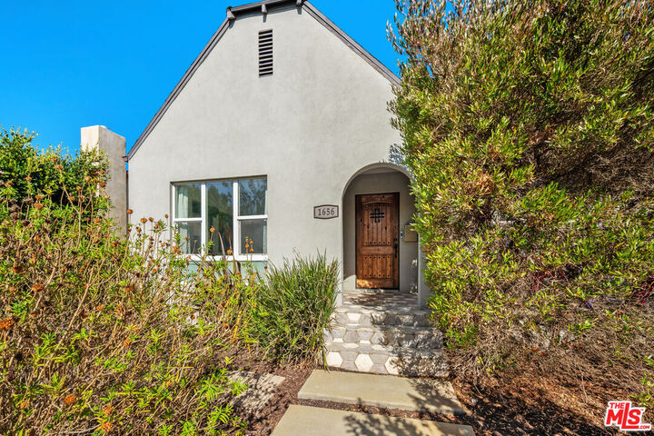 Property Photo:  1656 S Genesee Ave  CA 90019 