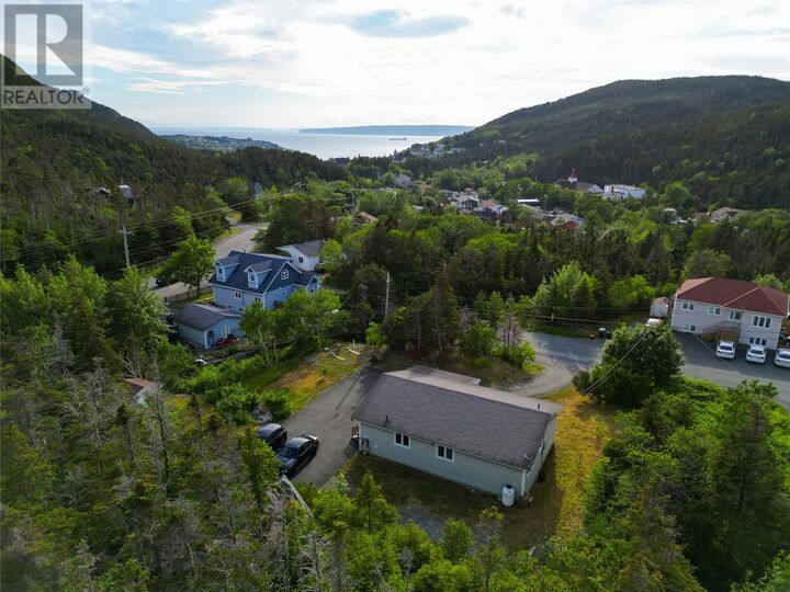 Property Photo: 8 Anglican Cemetery Road NL A1M 2H5