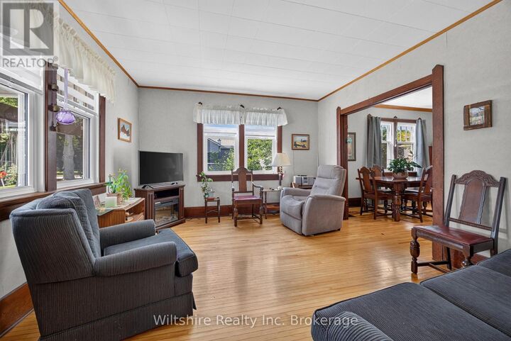 Property Photo: 4 Bond Street ON N0J 1R0