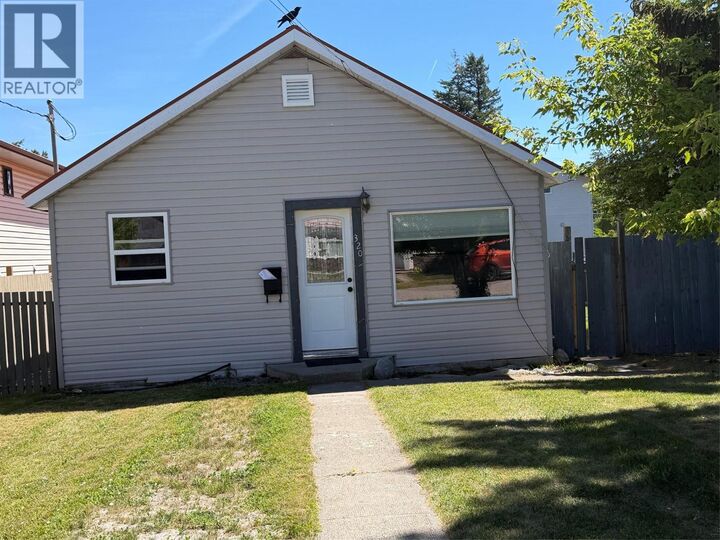 Property Photo:  320 4 Avenue South  BC V1C 2E5 