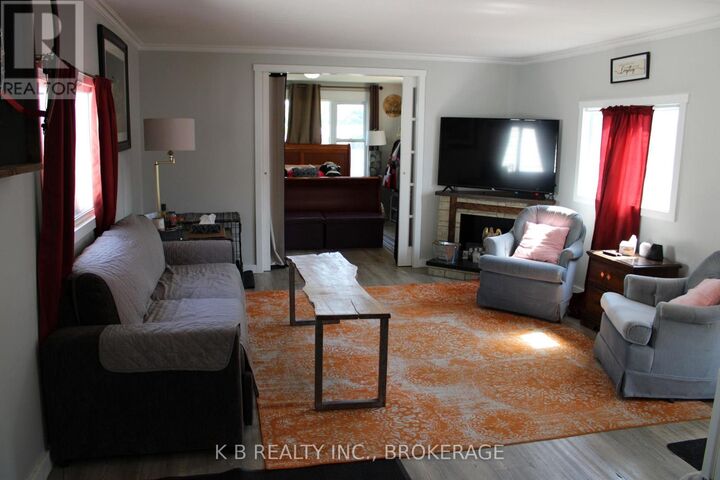 Property Photo: 4 Cedar Street West ON K7R 3L1