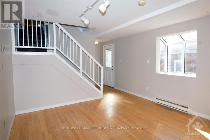 Photo de la propriété: 160 Mafeking Avenue A ON K1K 2V5