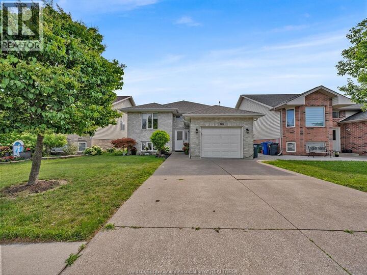 Property Photo:  2418 Duneshill Avenue  ON N8P 1Y2 