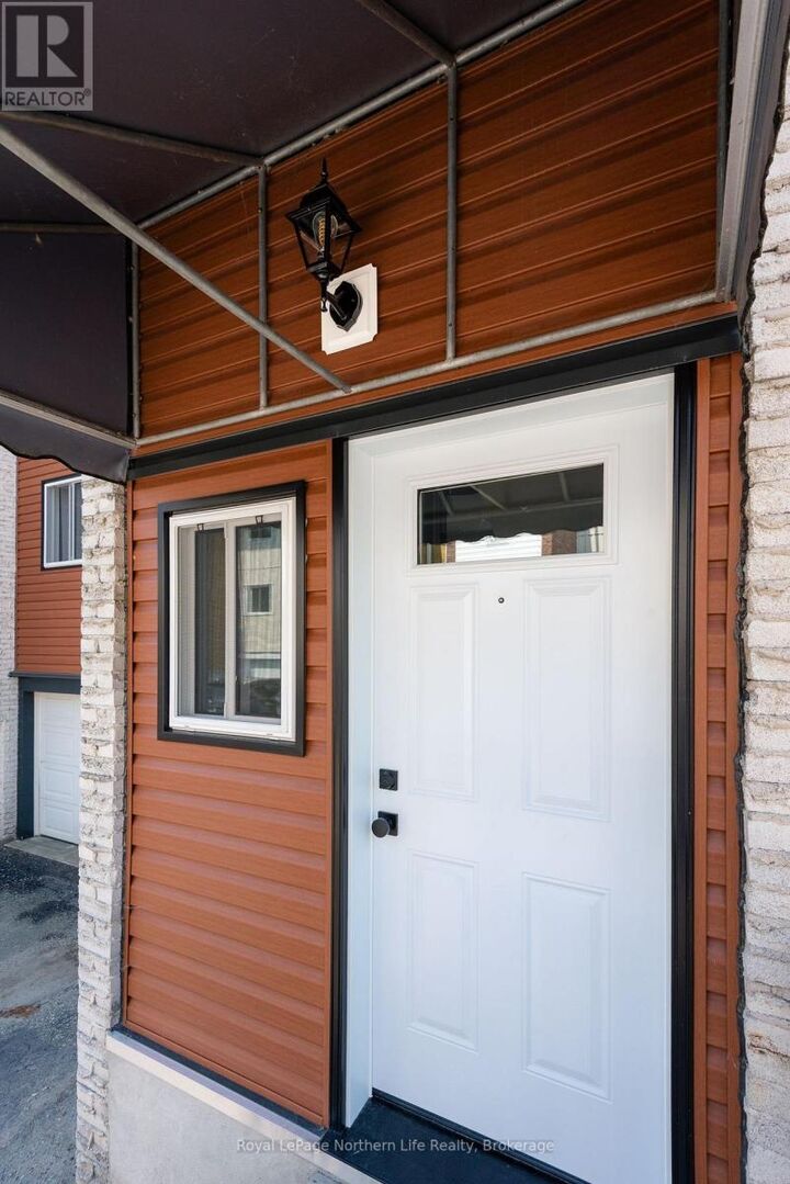 Property Photo: 850 Lakeshore Drive 8 ON P1A 2G8