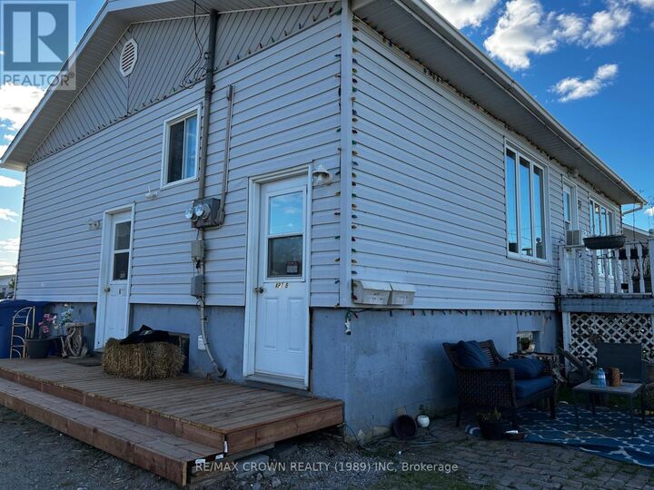 Property Photo: 37 De L'Etang Boulevard ON P5N 2M6