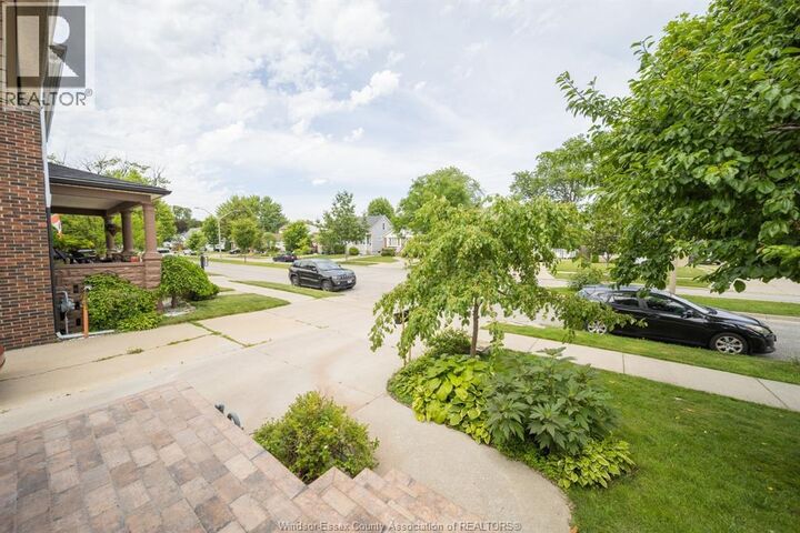 Property Photo:  971 Fairview Boulevard  ON N8S 3G6 