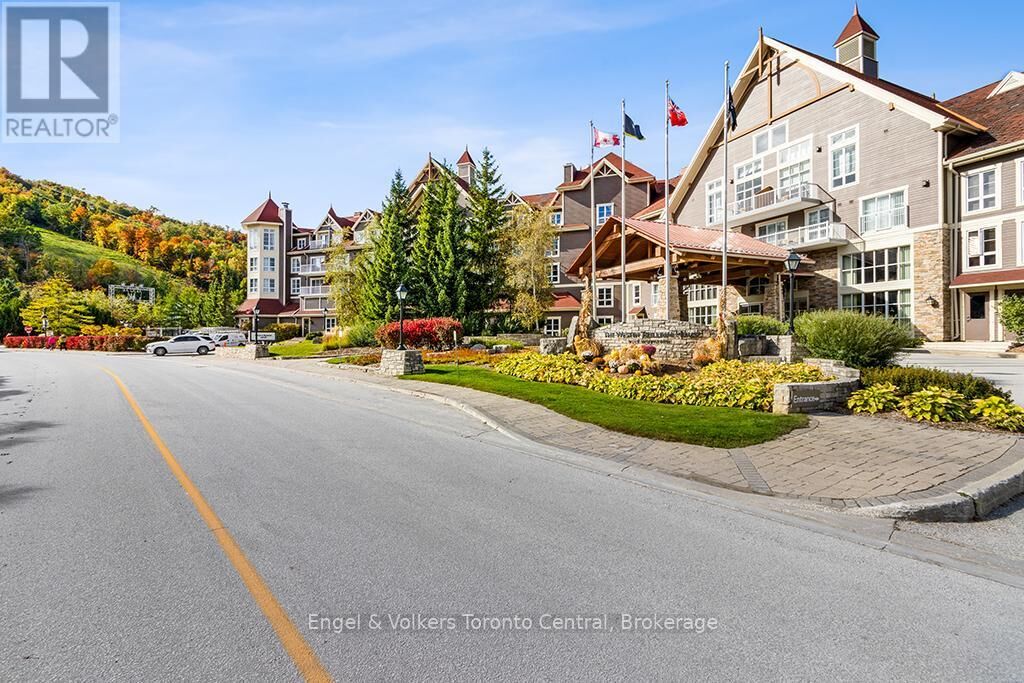 Property Photo:  220 Gord Canning Drive 265  ON L9Y 0V2 