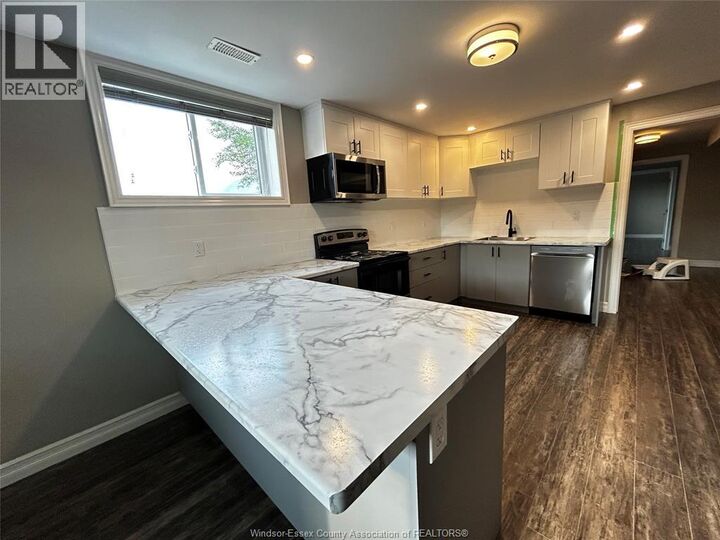 Property Photo:  2125 Fox Run ' Road  ON N8H 3V7 