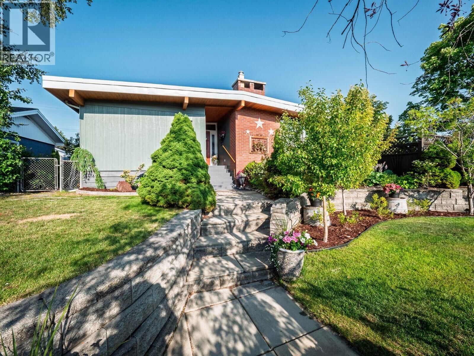 Property Photo: 1094 Irwin Street BC V2M 2Y2