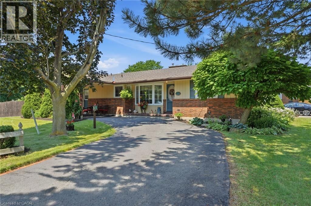 Property Photo:  2 Valley Road  ON L2S 1Y6 
