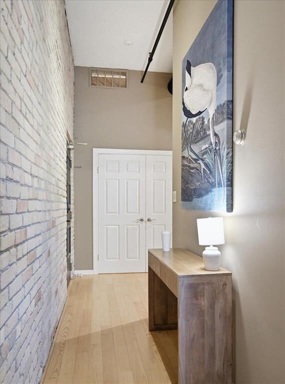 Property Photo:  167 Bannatyne Avenue  MB R3B 0R4 
