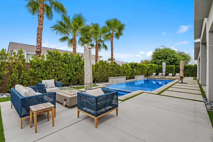 Property Photo:  1 Siena Vista Court  CA 92270 