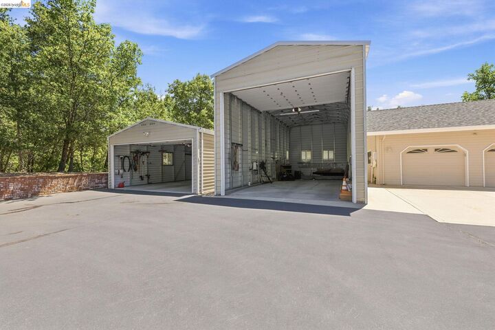 Property Photo: 23361 Pinewood Ln CA 95383