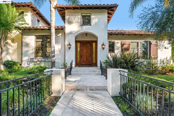 Property Photo: 1439 Vine Ln CA 94507