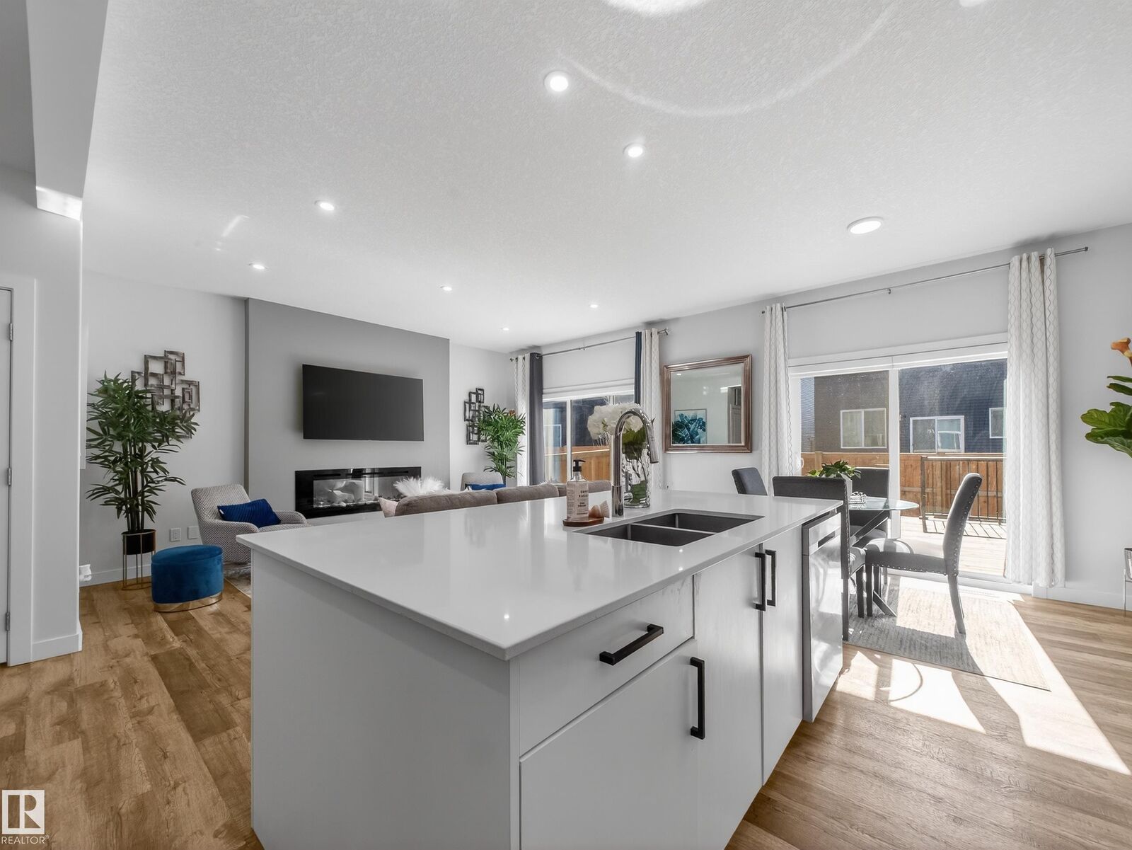 Property Photo: 5546 Kootook Road SW AB T6W 4W1