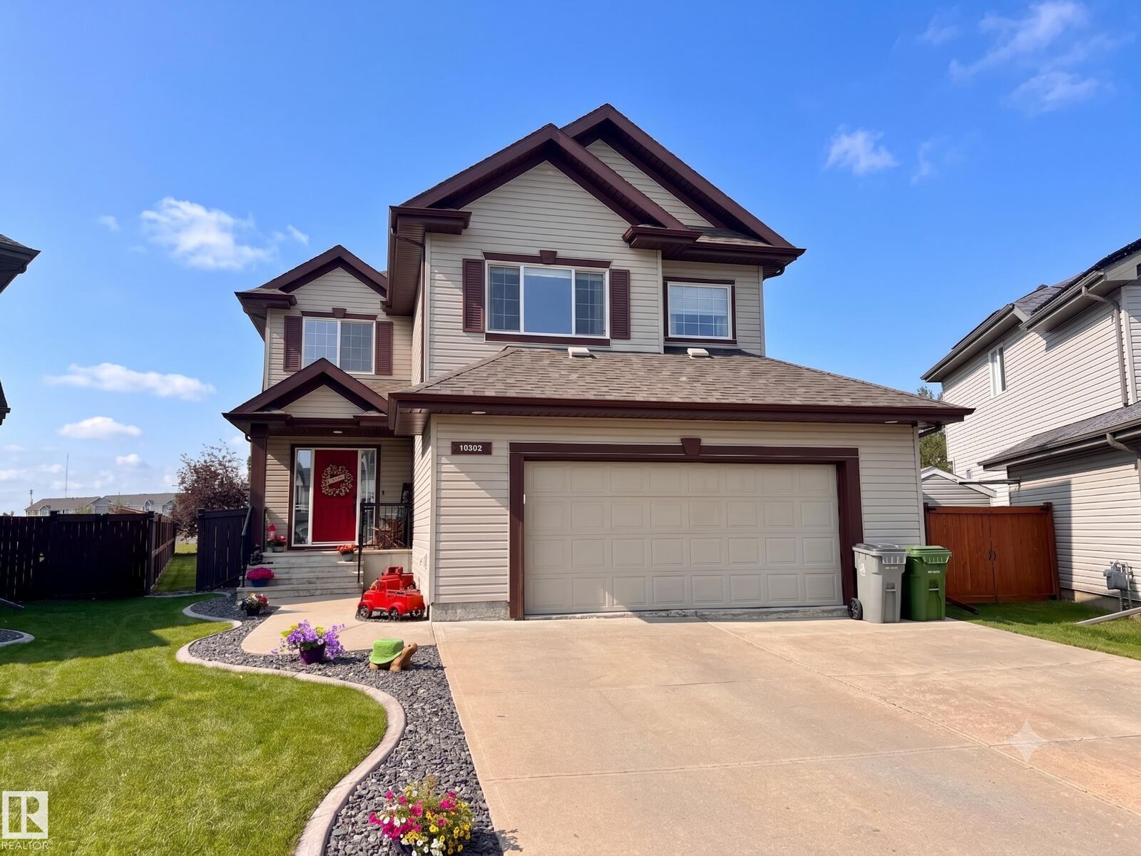 Property Photo:  10302 98 Street  AB T8R 0B7 