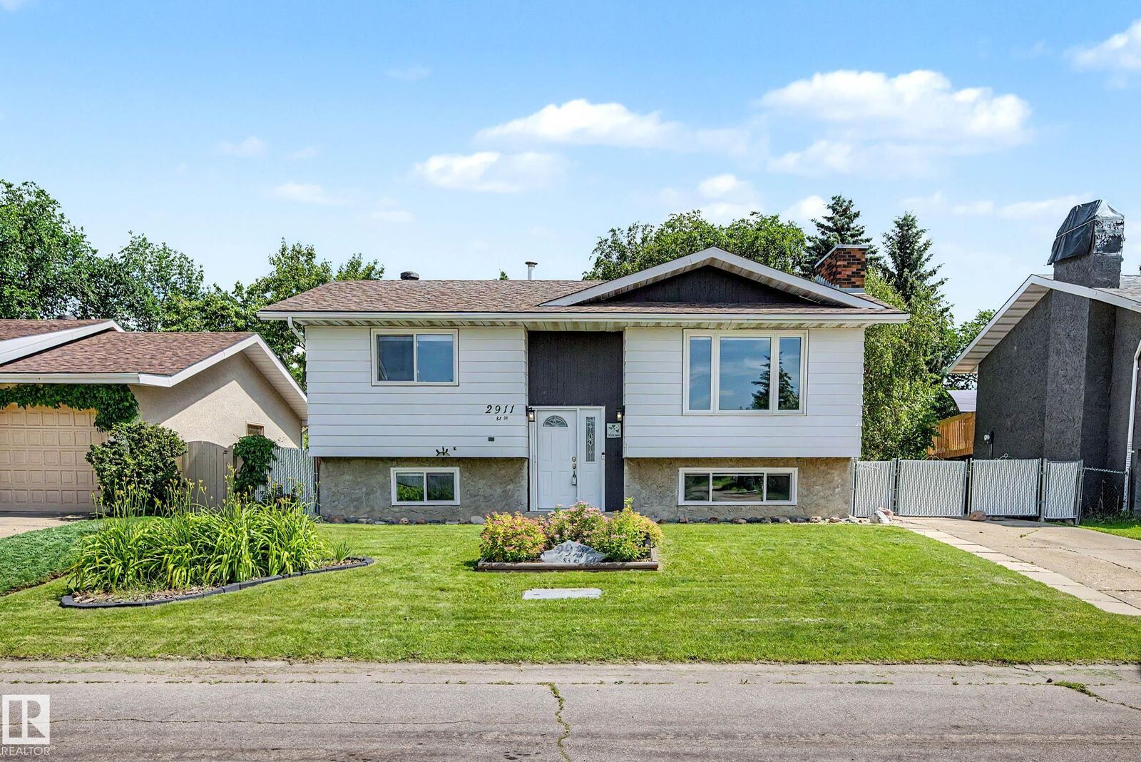 Property Photo: 2911 83 Street NW AB T6K 3A4