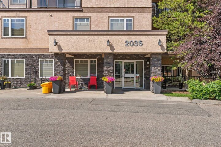 Property Photo: 2035 Grantham Court NW 419 AB T5T 3X4