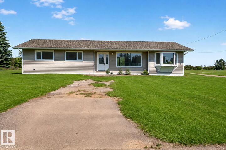 Property Photo: 5316 54 Avenue AB T0B 0C0