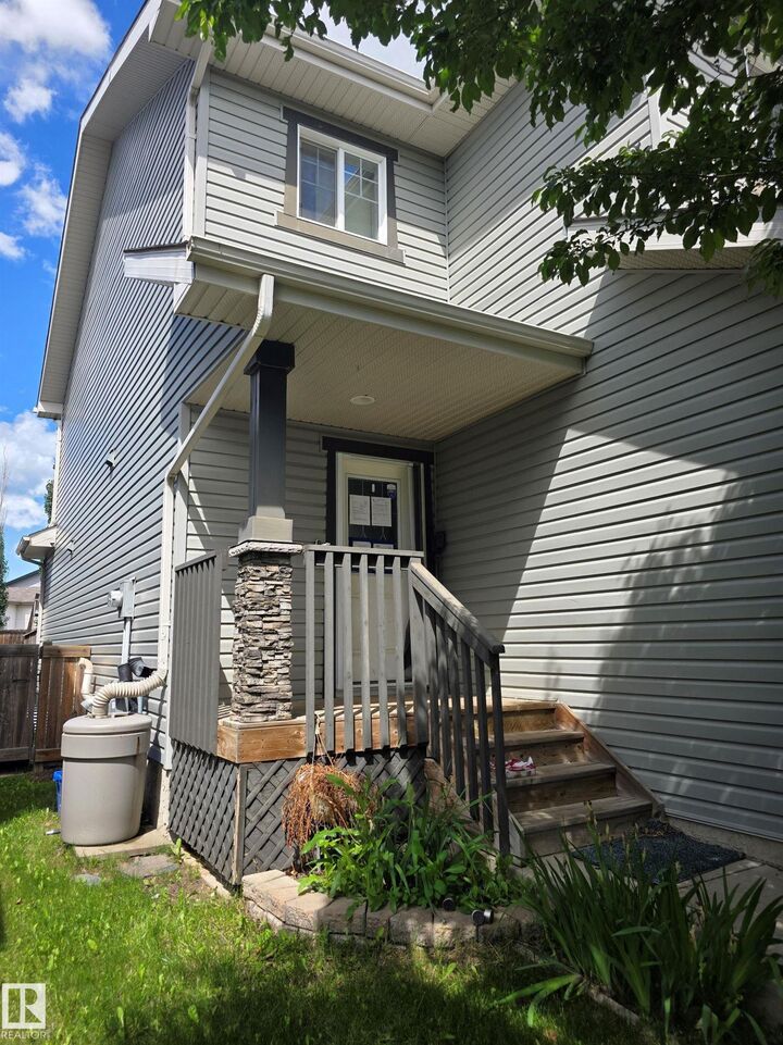 Property Photo: 4 Springwood Way AB T7X 1L4