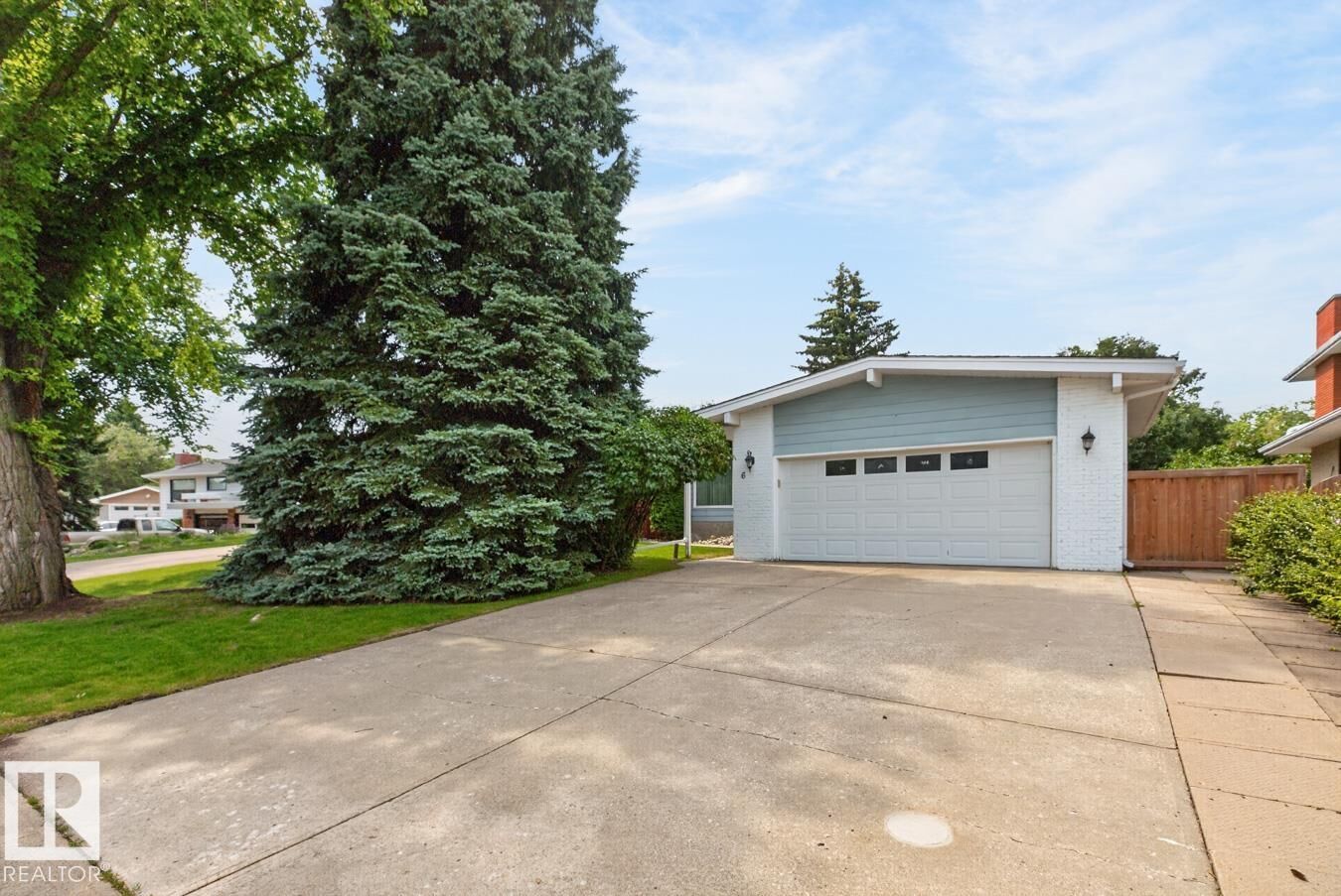 Property Photo: 6 Merryvale Crescent AB T8A 0N3