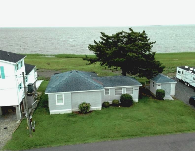 Property Photo: 17090 Bayview Circle VA 23423