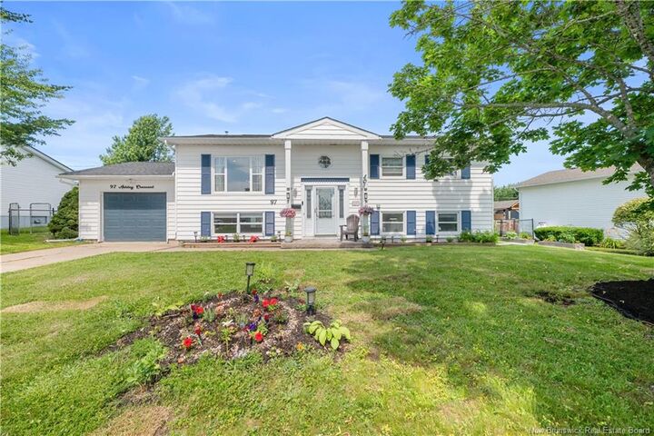 97 Ashley Crescent — photo 1