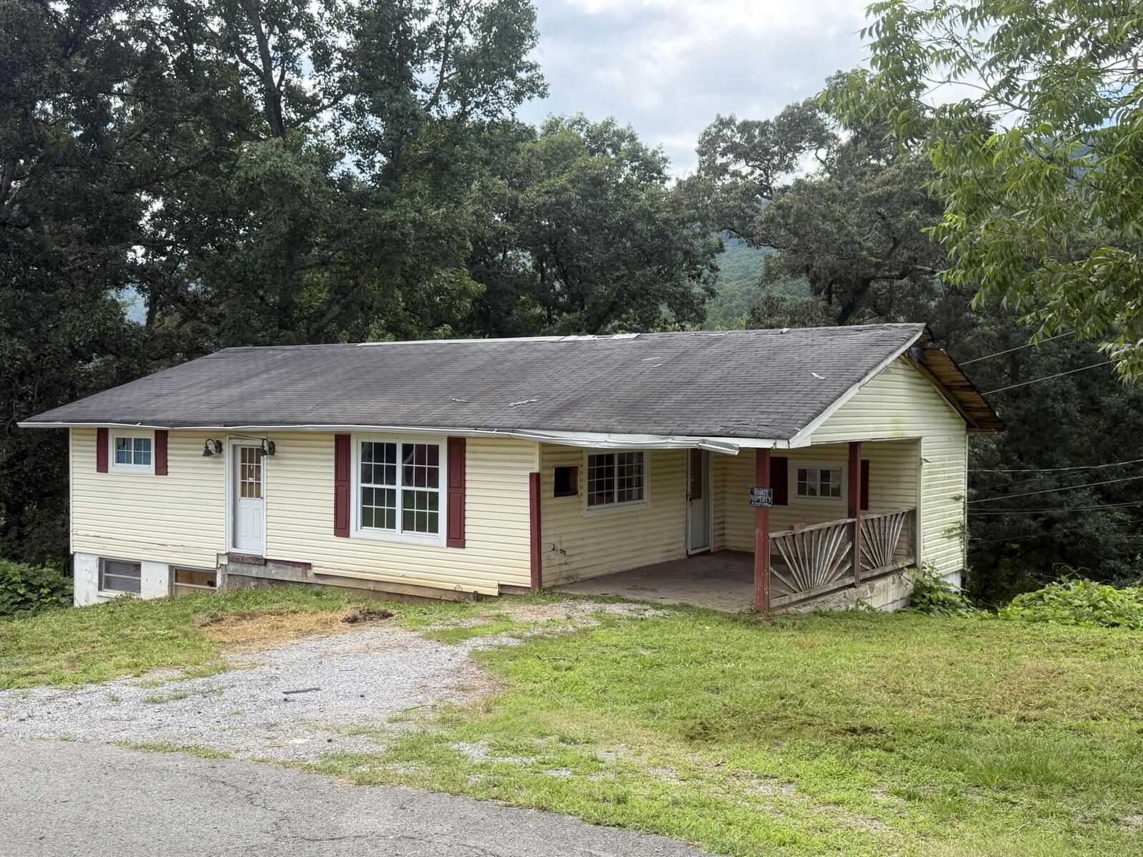 Property Photo: 211 S Oak Street TN 37397