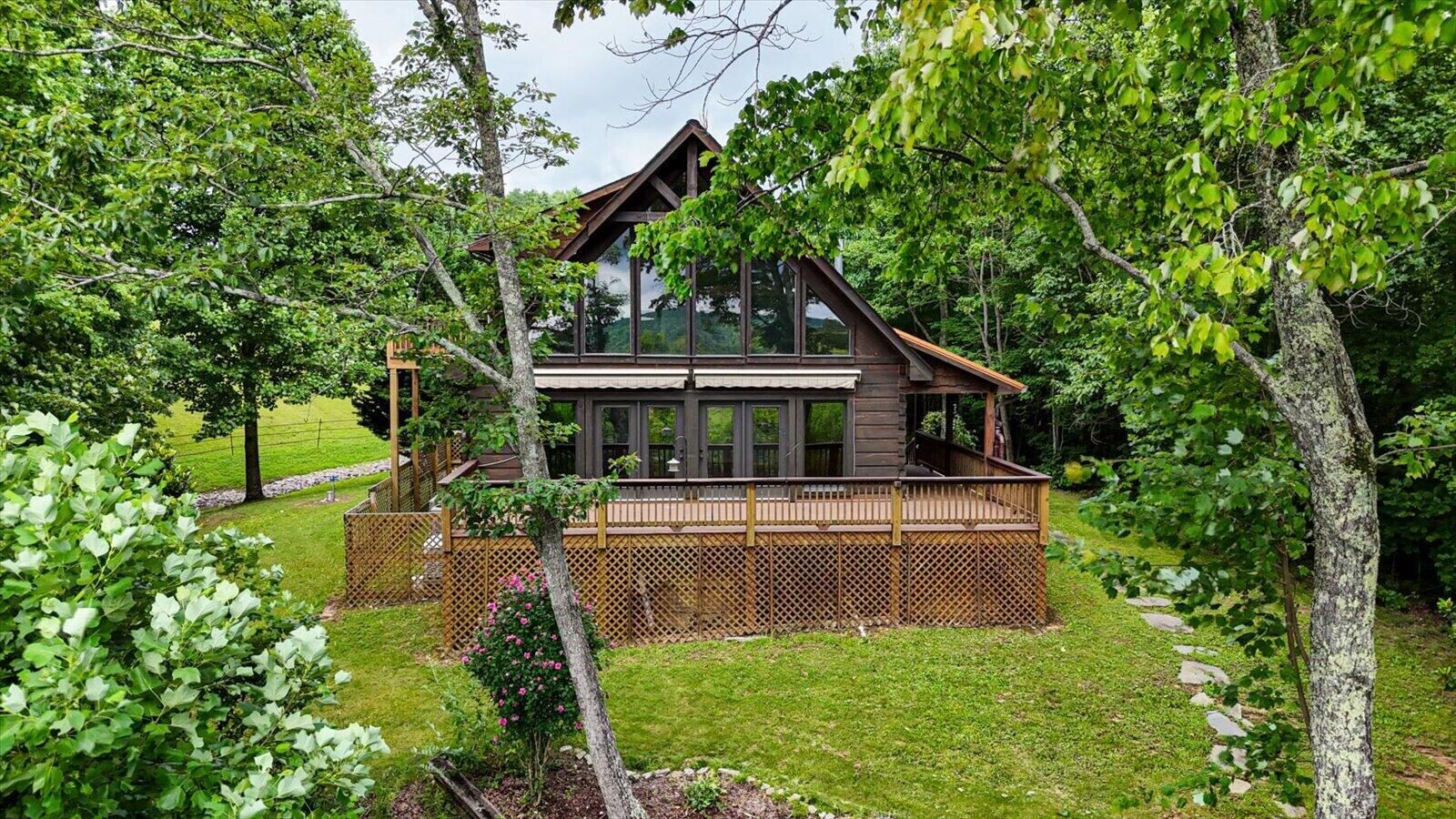 Property Photo: 1085 Thunder Ridge Drive TN 37380