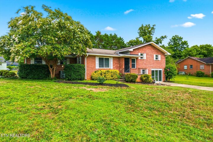 Property Photo: 303 Scott Street St TN 37303