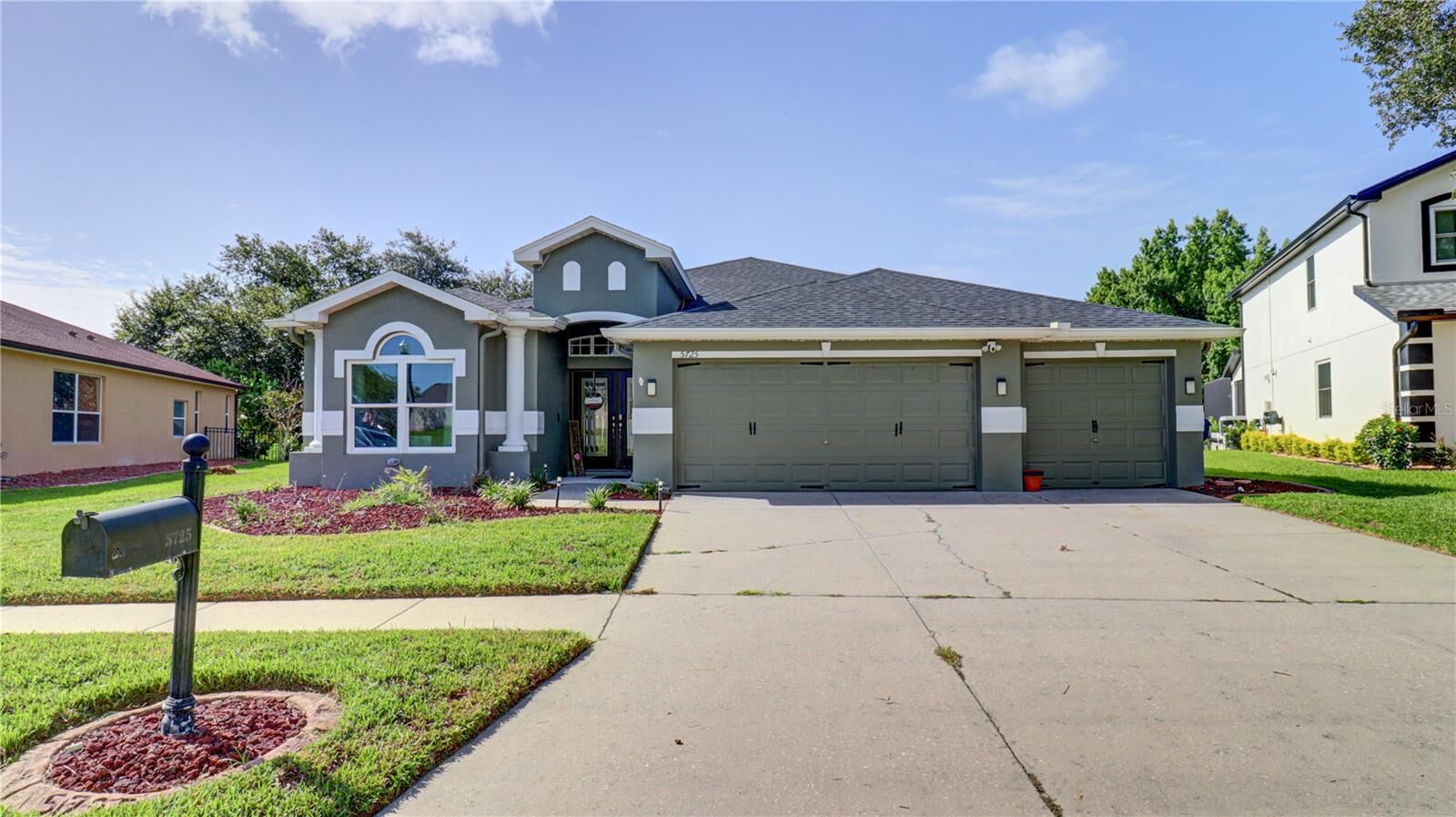 Property Photo:  5725 Justicia Loop  FL 34639 