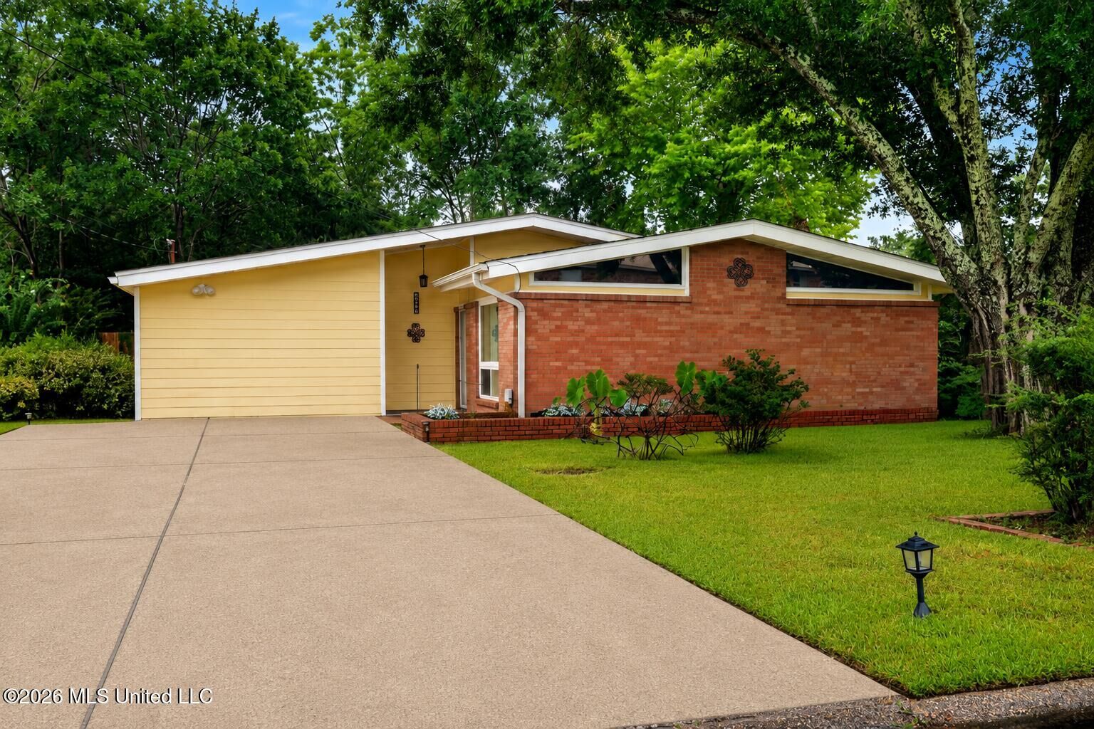 Property Photo:  108 Pimlico Street  MS 39560 
