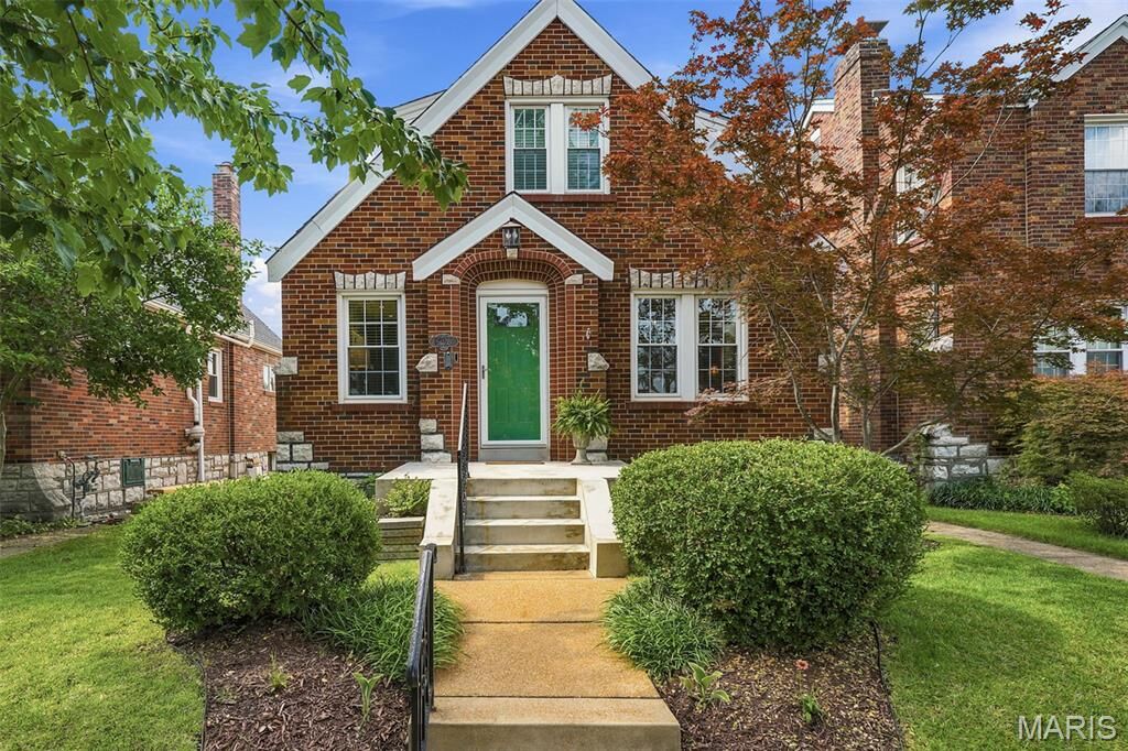 Property Photo: 6028 Oleatha Avenue MO 63139