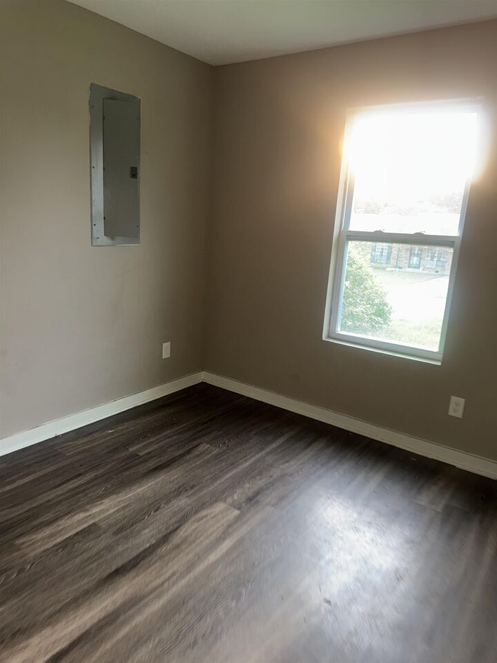 Property Photo: 3613 Russelwood Dr TN 38128