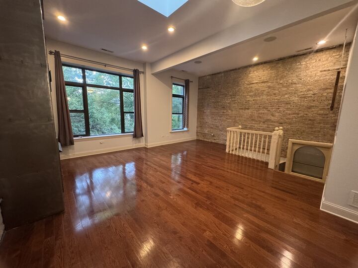Property Photo: 2244 W Homer Street 2 IL 60647