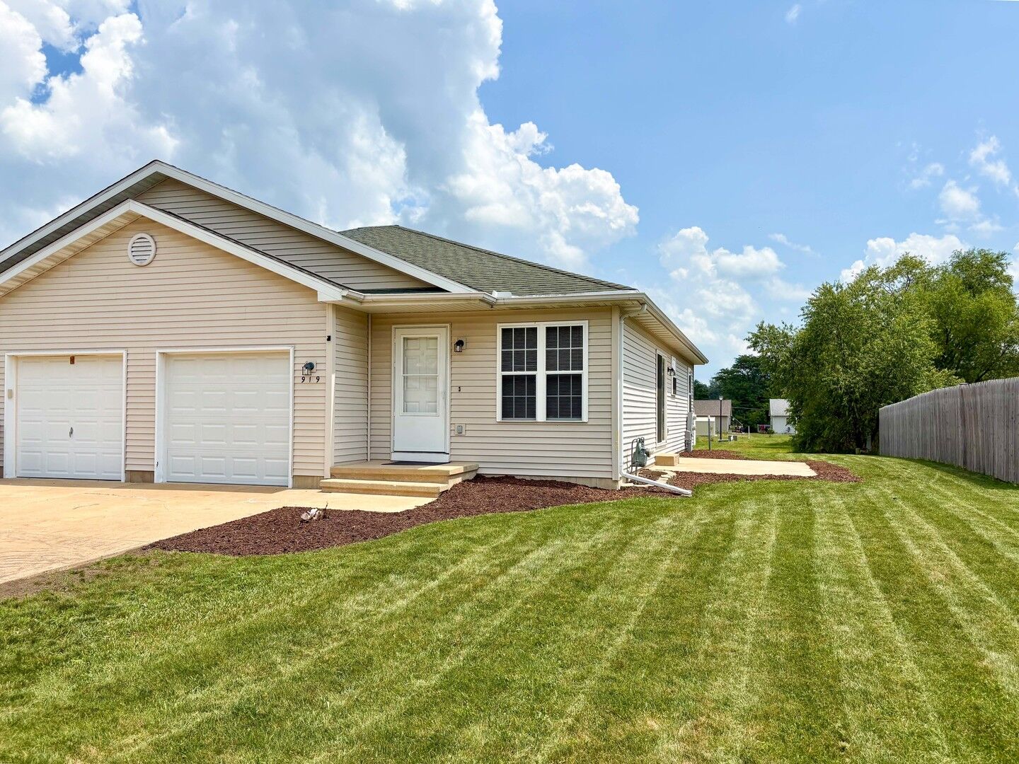 Property Photo:  919 Colorado Street  IL 61341 