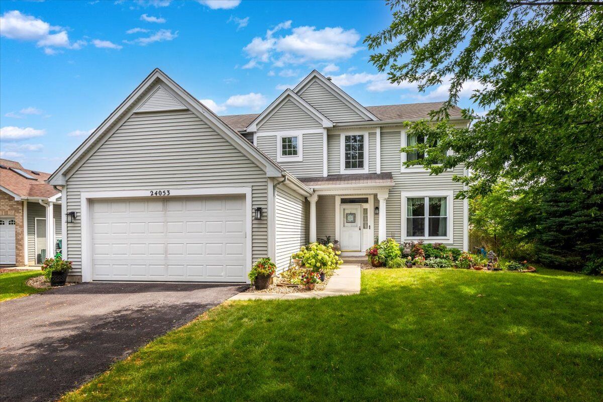 Property Photo: 24053 Nightingale Court IL 60585