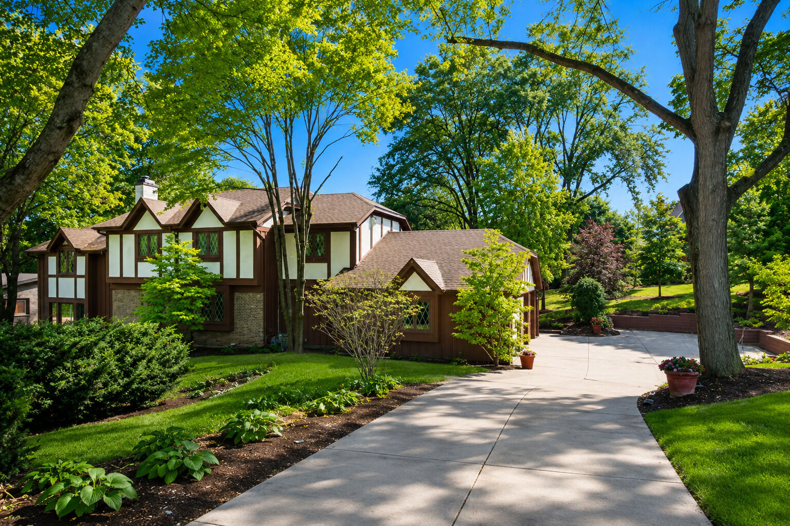 Property Photo:  1211 S Grove Avenue  IL 60010 
