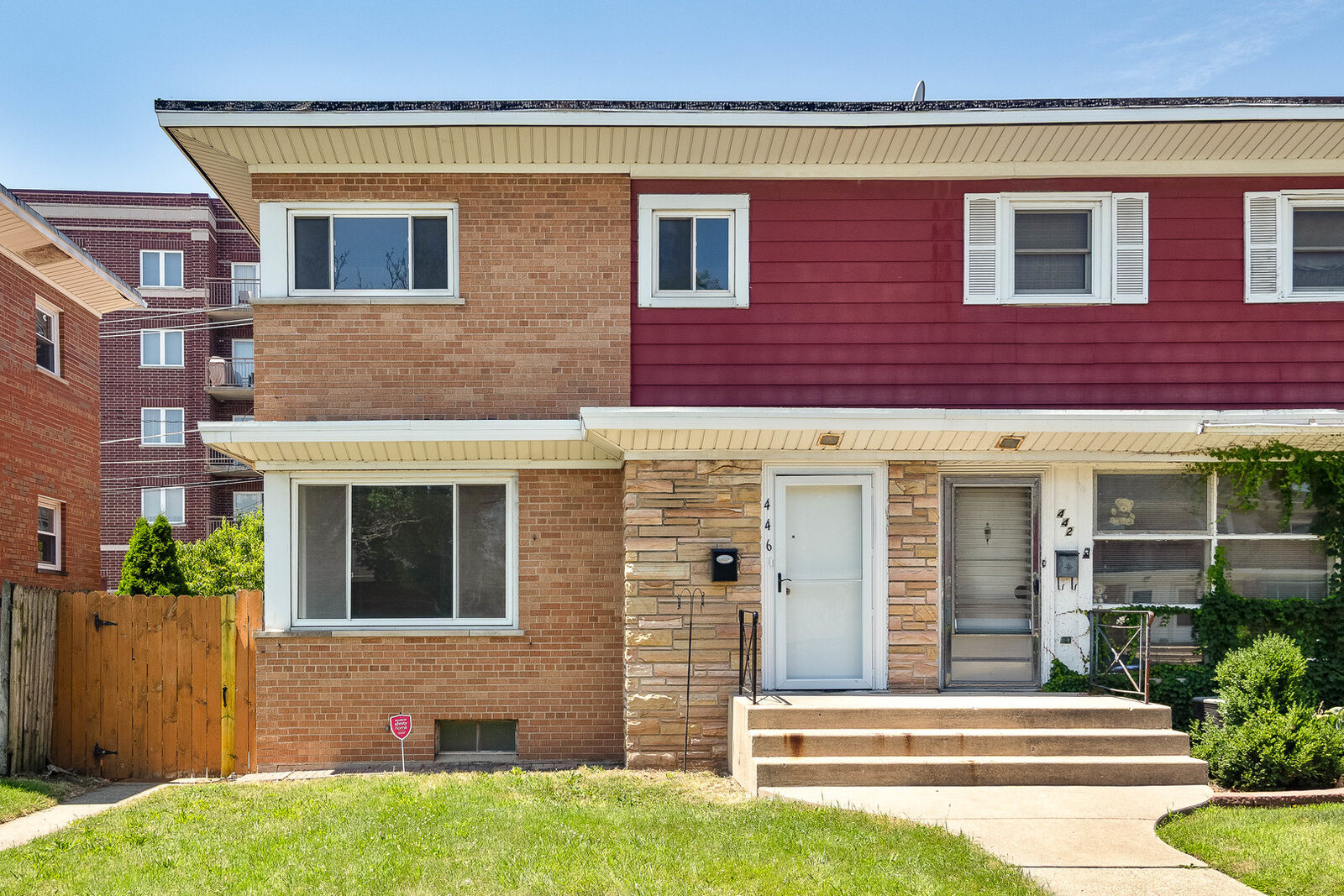 Property Photo:  446 Oak Street  IL 60016 