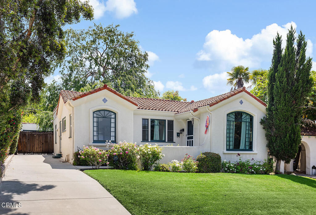 Property Photo: 1532 Ridgeway Drive CA 91202