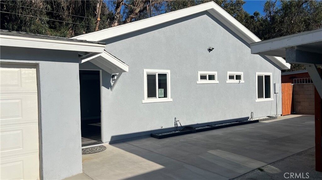Property Photo:  1011 N Jackson Street  CA 92703 