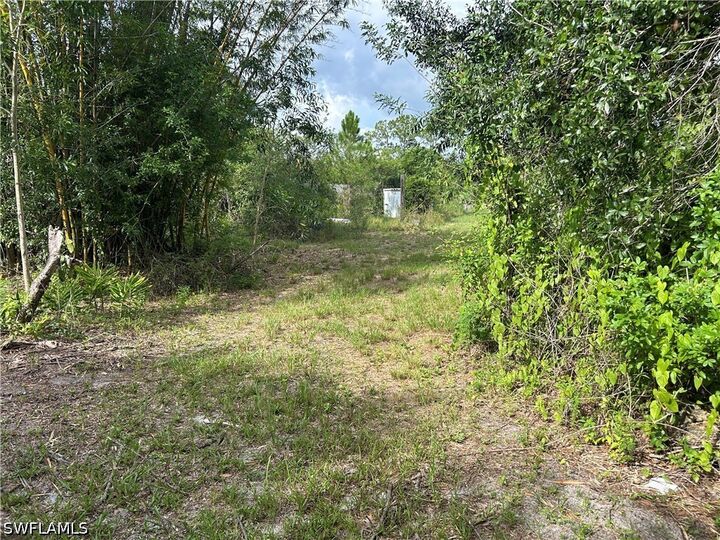 Property Photo: 1070 Limpkin Road FL 34120