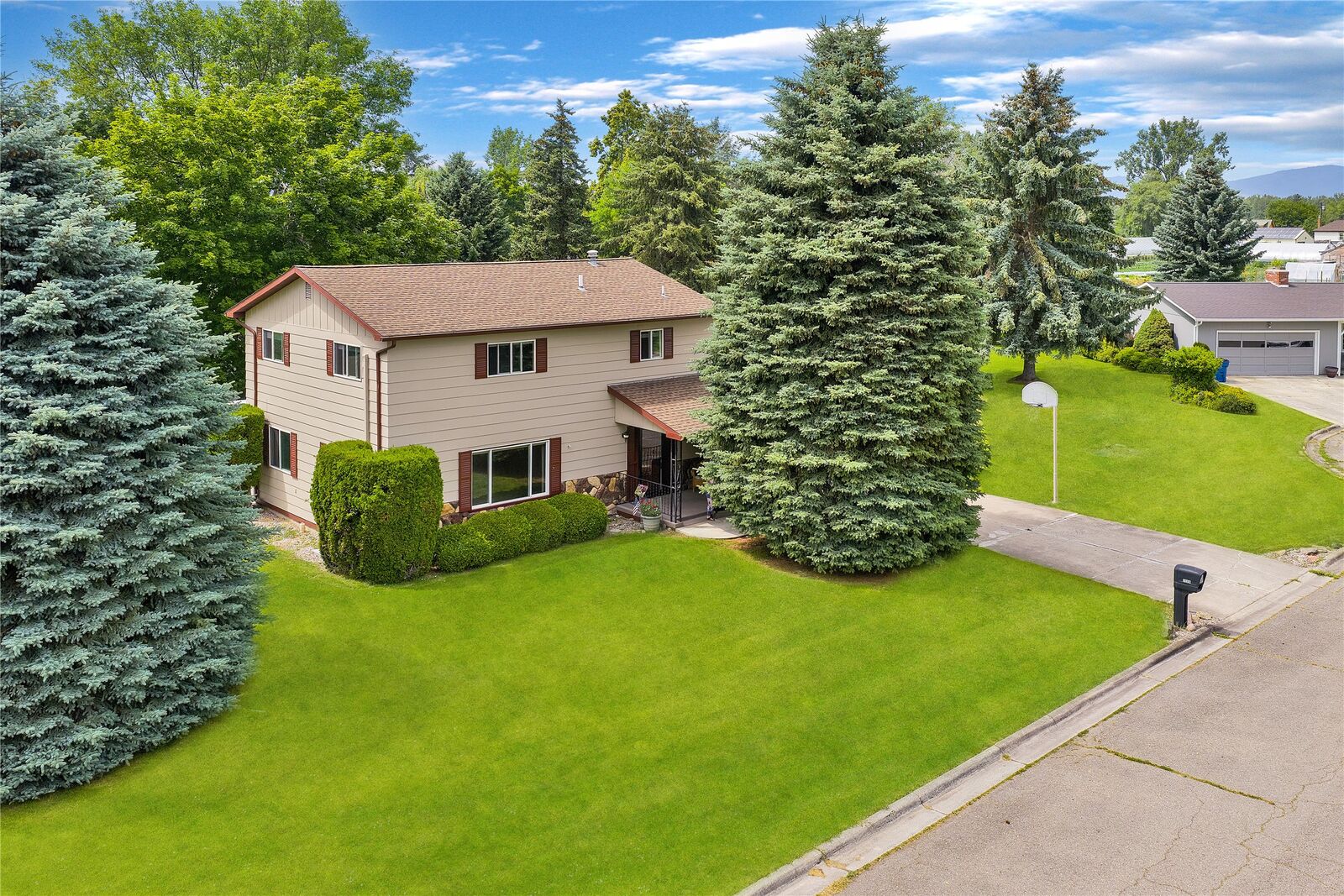 Property Photo: 1185 Vicki Drive MT 59804