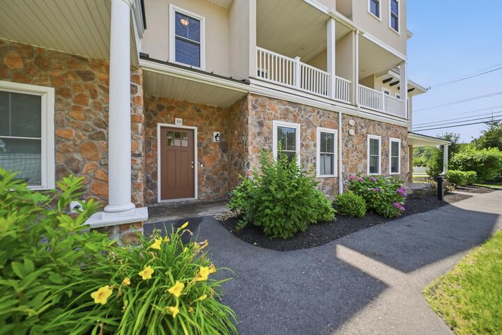 Property Photo:  10 Milano Way  NH 03079 