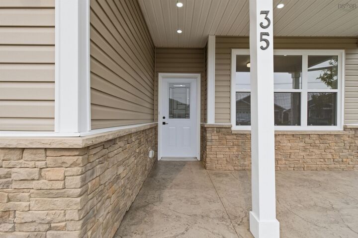 Property Photo:  35 Thistle Street  NS B0N 2A0 